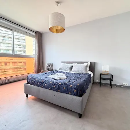 4 Persones Secteur Galaxie * Κλερμόν Φεράν